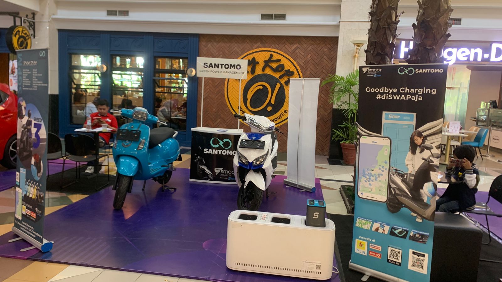 pameran smoot motor listrik di mall ratu indah makassar